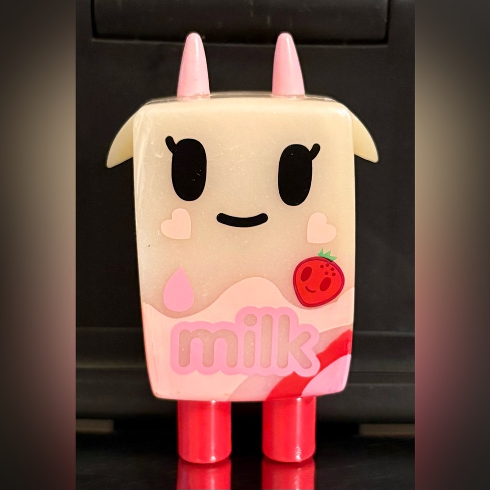 Tokidoki BROKEN Strawberry Milk Moofia Collectible Art Figure